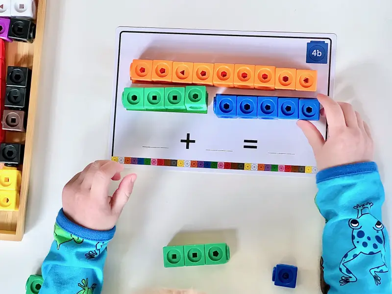 Ajout d'apprentissage avec des cubes mathlink à How we Montessori (1)