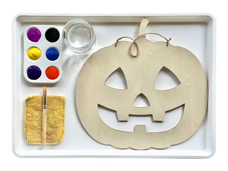 Plateau peinture Halloween chez How we Montessori